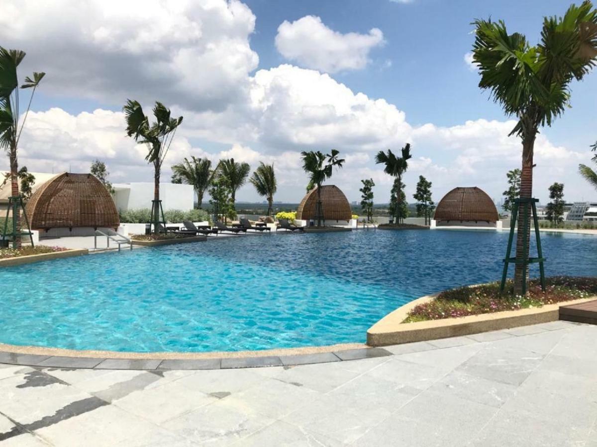 Almas Suites Puteri Harbour نوساجايا المظهر الخارجي الصورة